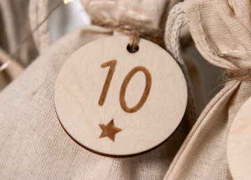 Calendario de Adviento números madera 1-24, redondo Ø4,5cm | grabado estrella, reutilizable