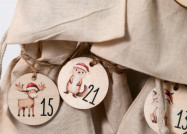 Calendario de Adviento números madera 1-24, redondo Ø4,5cm | Animales de Navidad impresos, cortado a láser, reutilizable