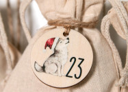 Adventskalender Zahlen Holz 1–24, rund Ø4,5cm | Weihnachtstiere bedruckt, lasergeschnitten, wiederverwendbar