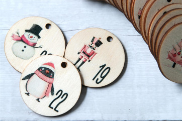 Adventskalender cijfers hout 1-24, rond Ø4,5cm | Pink Christmas bedrukt, lasergesneden, herbruikbaar