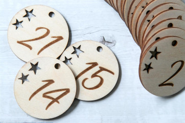 Adventskalender Holz Weihnachtsstadt 38×25cm | personalisiert mit Acrylnamen | verschiedene Sets