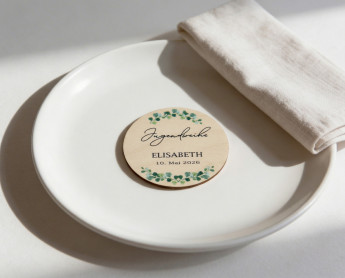 Platzkarten Kommunion Konfirmation Jugendweihe Holz Ø6cm | personalisiert | Eukalyptus-Kranz
