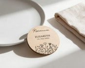 Platzkarten Kommunion Konfirmation Jugendweihe Holz Ø6cm personalisiert | Wildblumen – Line Art