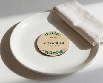 Plaatskaartjes doop hout Ø6cm | gepersonaliseerd | eucalyptuskrans